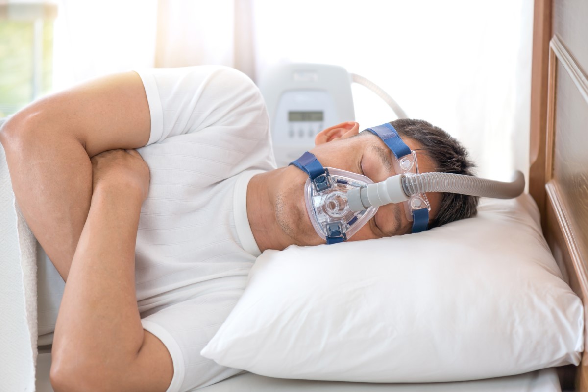 CPAP-mask uneapnoega mehe näol